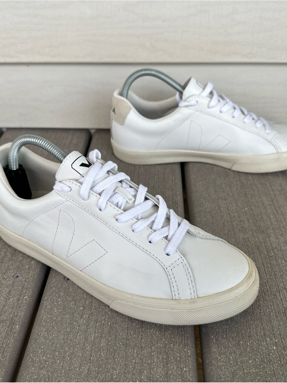 VEJA Women’s Size 9.5 Esplar Leather Low Top Sneakers White Sustainable Shoes